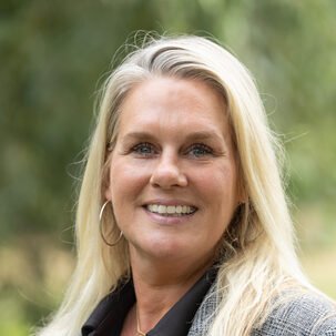 Joyce Philipoom (adjunct-directeur)